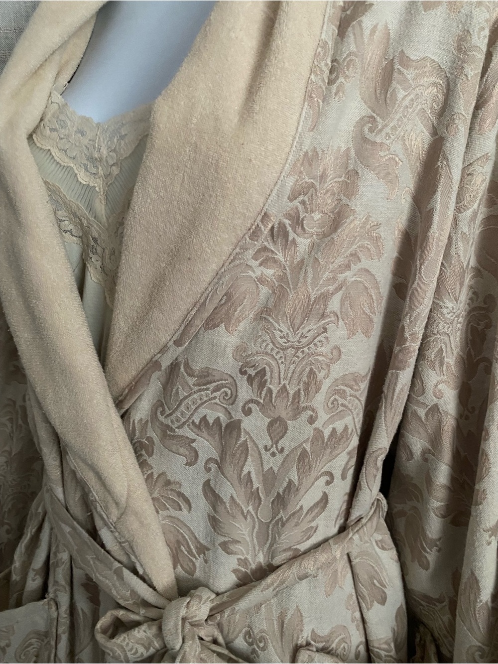 RARE VTG 80s Victoria's Secret Gold Label Damask Jacquard Terry Lined Maxi Robe - Picture 5 of 16
